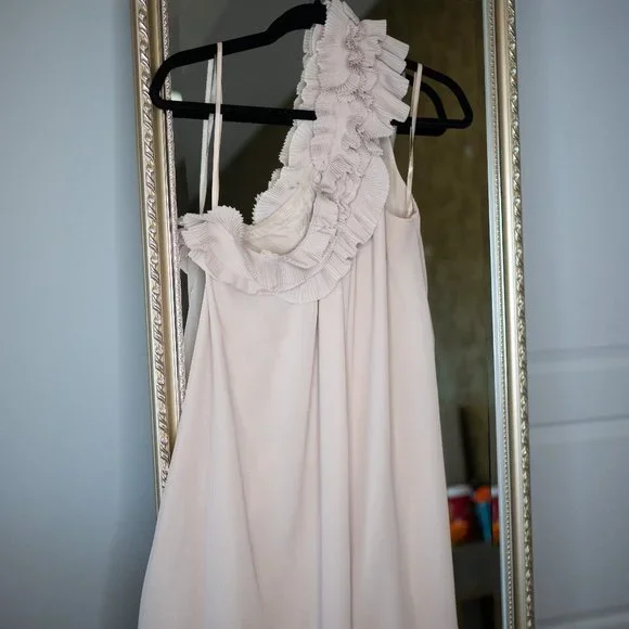 open lace back dress Detailed Shoulder Pleated Tulle Dress Beige / US 10